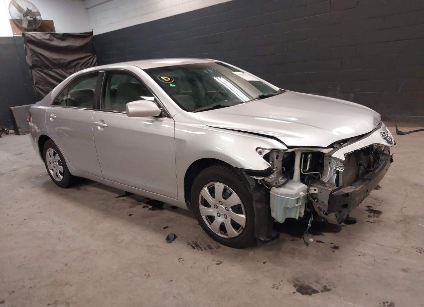 2011 Toyota Camry LE (VIN 4T1BF3EK5BU186371) main photo