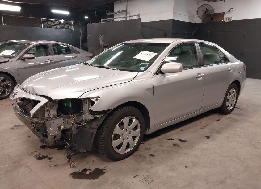 Photo 2 of 2011 Toyota Camry LE (VIN 4T1BF3EK5BU186371)