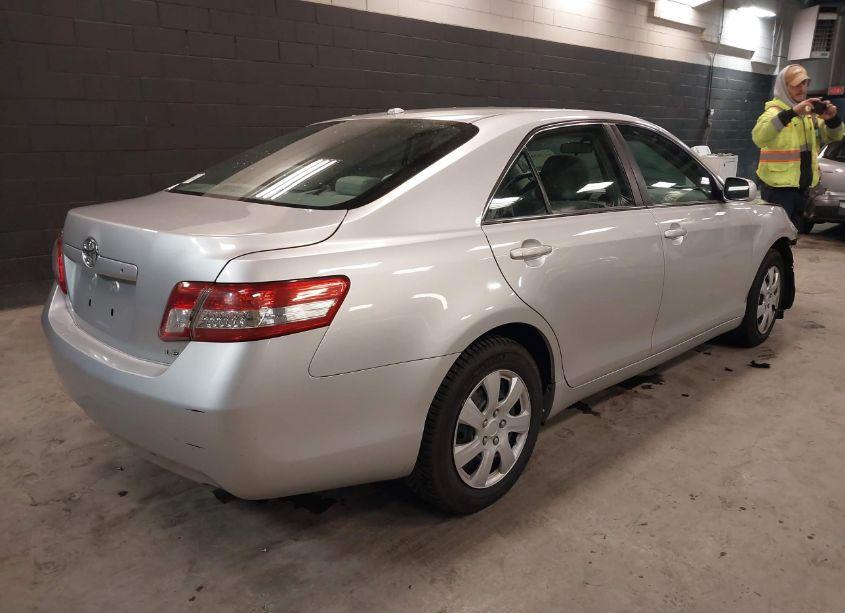 Photo 4 of 2011 Toyota Camry LE (VIN 4T1BF3EK5BU186371)