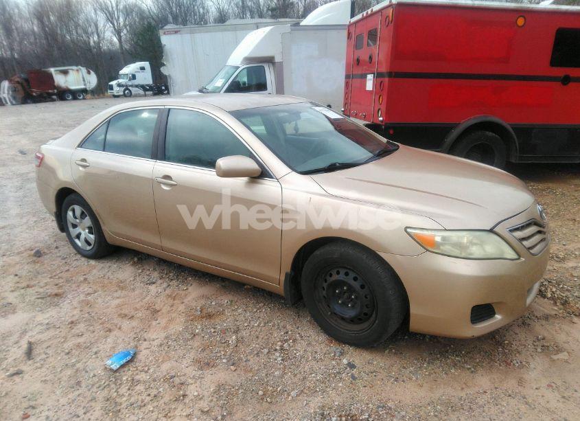 2011 Toyota Camry (VIN 4T1BF3EK5BU186399) main photo