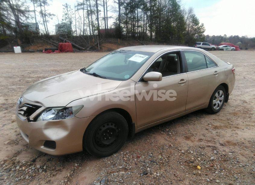 Photo 2 of 2011 Toyota Camry (VIN 4T1BF3EK5BU186399)