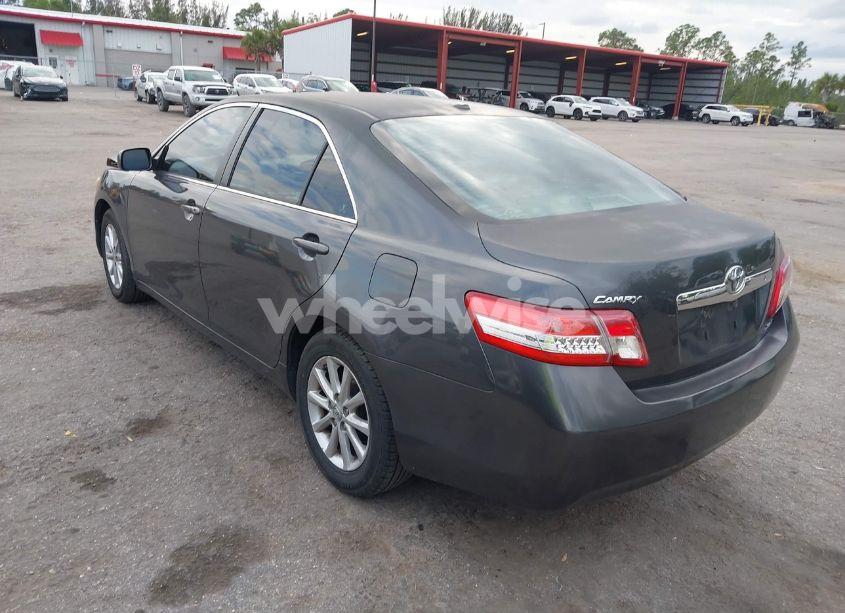 Photo 3 of 2011 Toyota Camry XLE (VIN 4T1BF3EK5BU199735)
