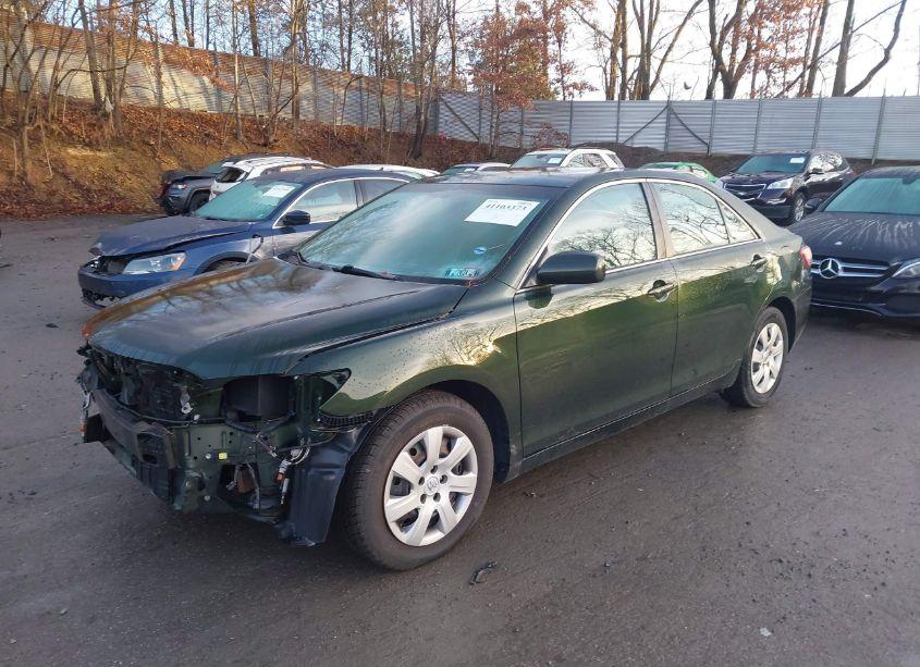 Photo 2 of 2011 Toyota Camry LE (VIN 4T1BF3EK5BU582204)