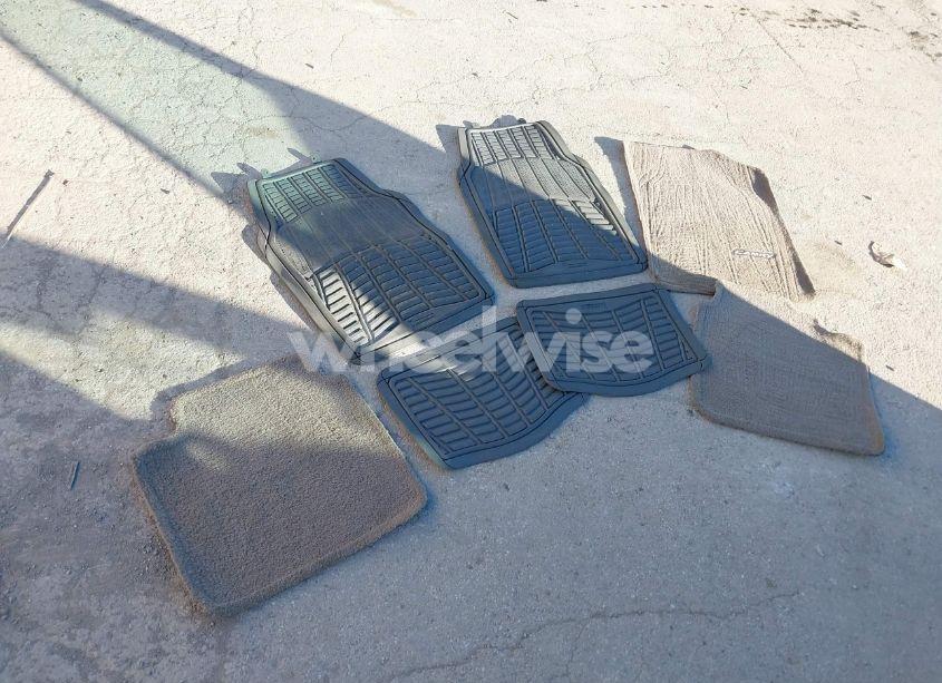 Photo 12 of 2011 Toyota Camry LE (VIN 4T1BF3EK5BU584082)