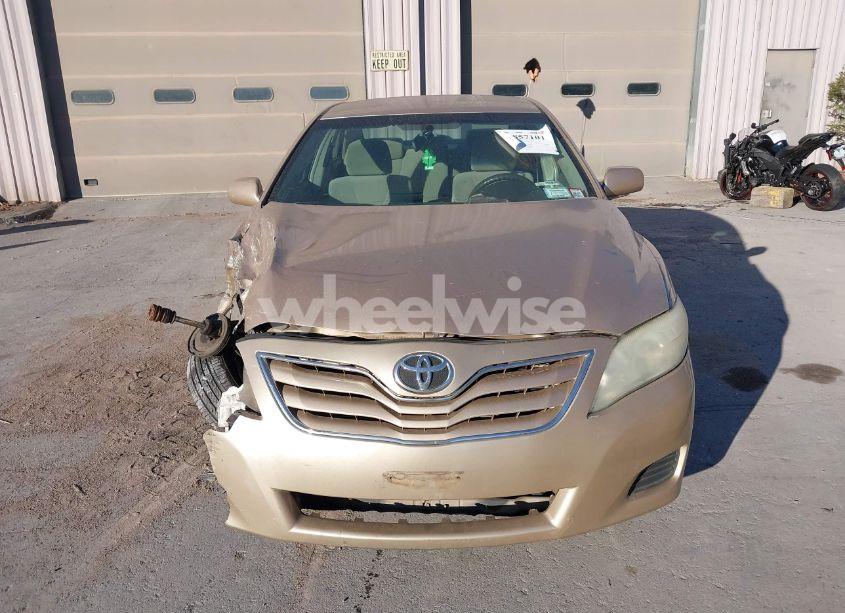 Photo 13 of 2011 Toyota Camry LE (VIN 4T1BF3EK5BU584082)