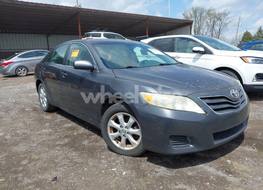 2011 Toyota Camry LE (VIN 4T1BF3EK5BU605061) main photo