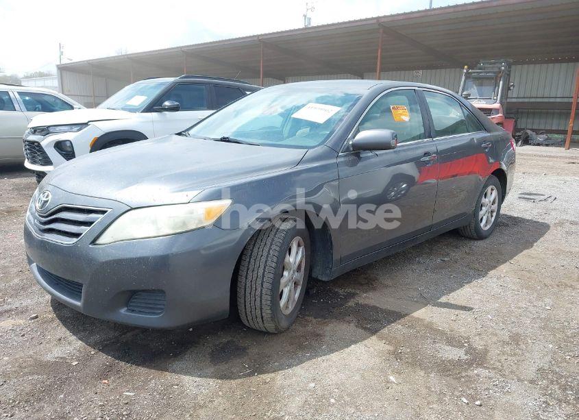 Photo 2 of 2011 Toyota Camry LE (VIN 4T1BF3EK5BU605061)