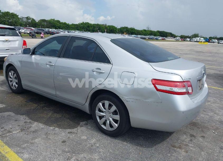 Photo 3 of 2011 Toyota Camry (VIN 4T1BF3EK5BU609112)