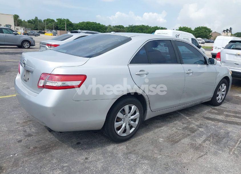 Photo 4 of 2011 Toyota Camry (VIN 4T1BF3EK5BU609112)