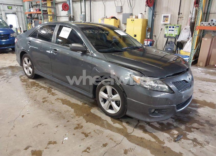 2011 Toyota Camry SE (VIN 4T1BF3EK5BU610423) main photo