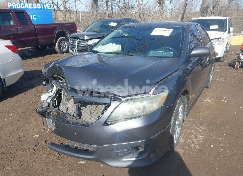 Photo 2 of 2011 Toyota Camry SE (VIN 4T1BF3EK5BU611023)