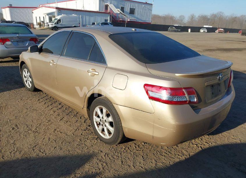 Photo 3 of 2011 Toyota Camry LE (VIN 4T1BF3EK5BU624614)