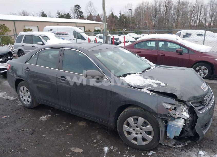 2011 Toyota Camry LE (VIN 4T1BF3EK5BU630767) main photo