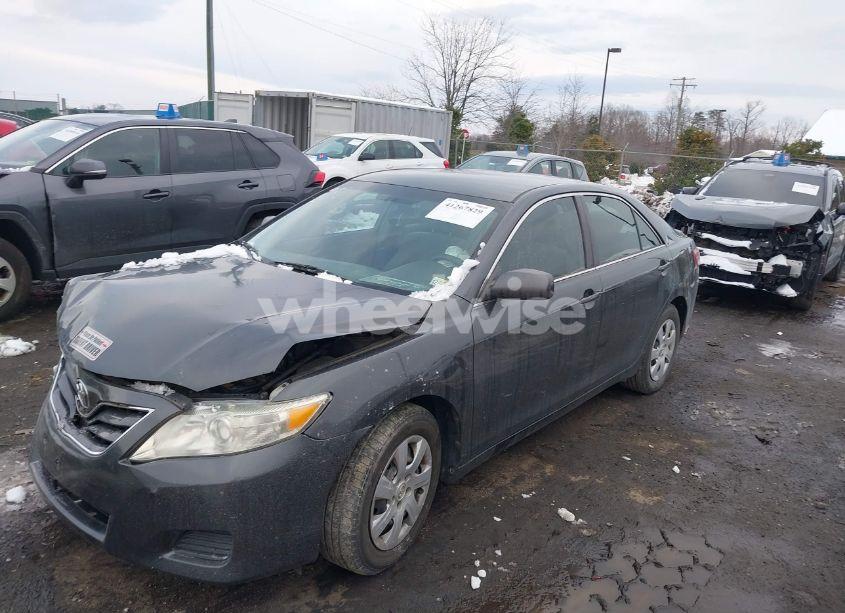 Photo 2 of 2011 Toyota Camry LE (VIN 4T1BF3EK5BU630767)
