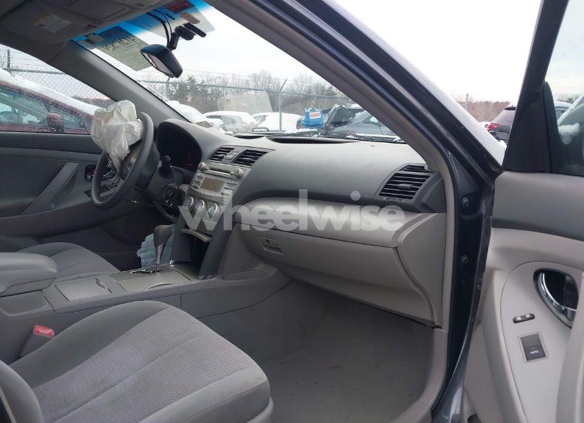 Photo 5 of 2011 Toyota Camry LE (VIN 4T1BF3EK5BU630767)