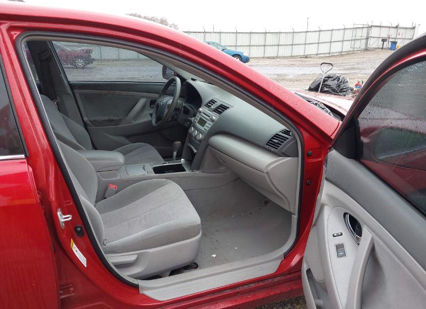 Photo 5 of 2011 Toyota Camry LE (VIN 4T1BF3EK5BU633457)