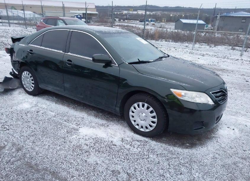 2011 Toyota Camry LE (VIN 4T1BF3EK5BU635032) main photo