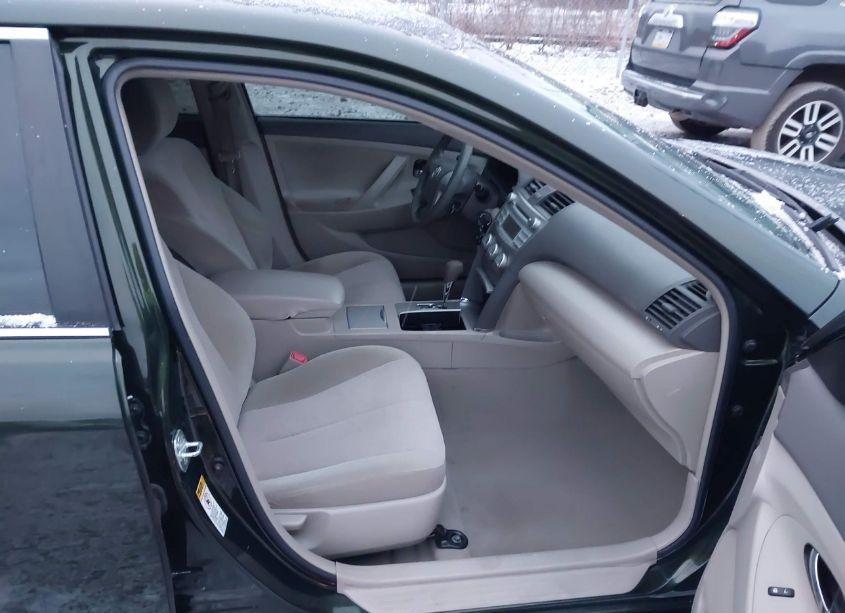 Photo 5 of 2011 Toyota Camry LE (VIN 4T1BF3EK5BU635032)