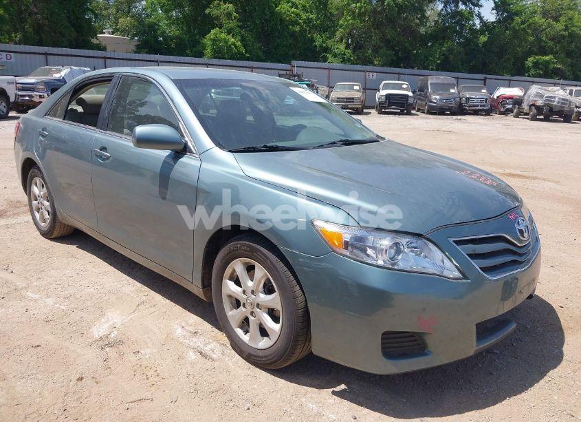 2011 Toyota Camry LE (VIN 4T1BF3EK5BU645978) main photo