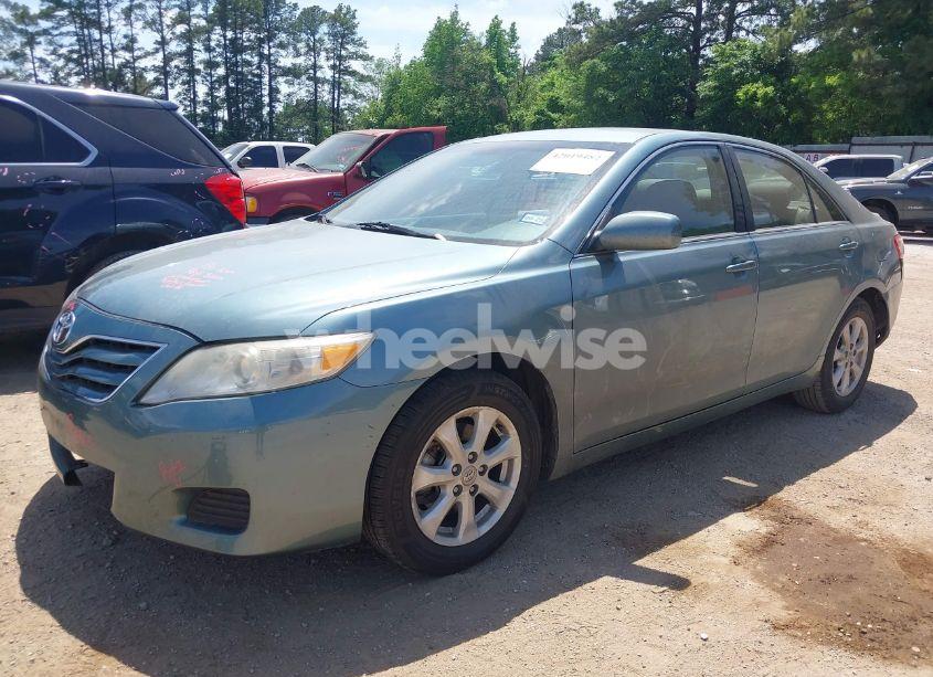 Photo 2 of 2011 Toyota Camry LE (VIN 4T1BF3EK5BU645978)