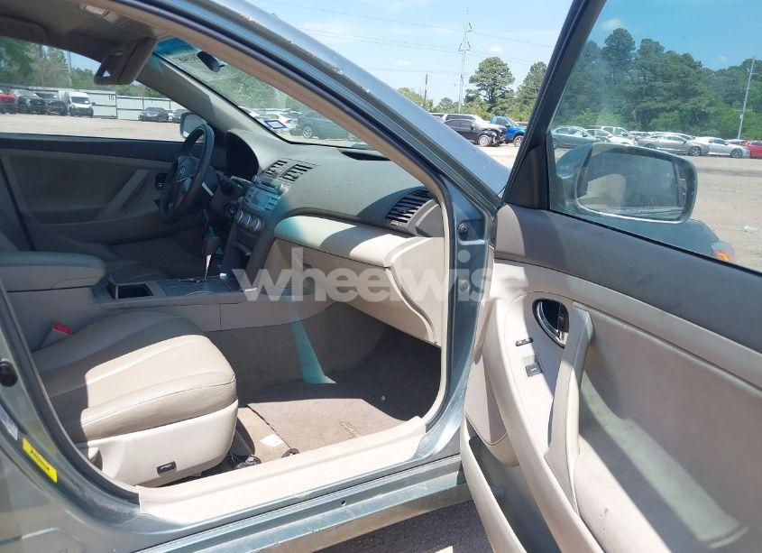 Photo 5 of 2011 Toyota Camry LE (VIN 4T1BF3EK5BU645978)