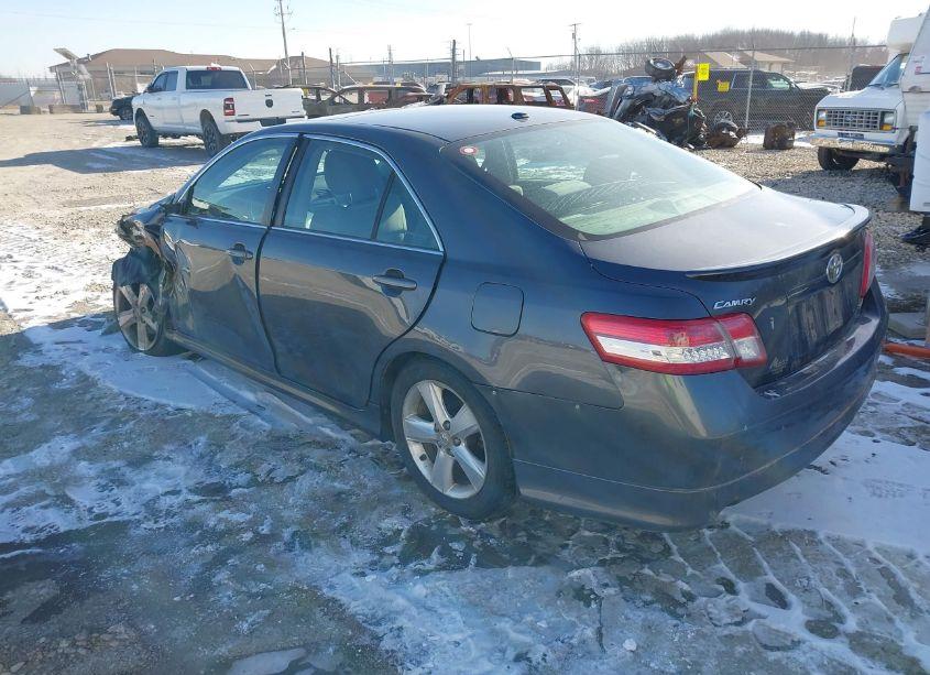 Photo 3 of 2011 Toyota Camry SE (VIN 4T1BF3EK5BU663588)