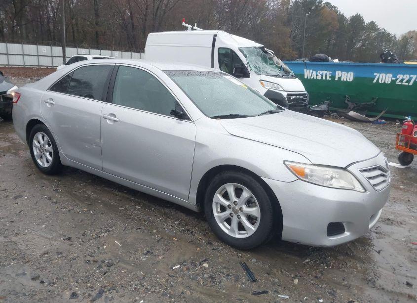 2011 Toyota Camry LE (VIN 4T1BF3EK5BU664711) main photo