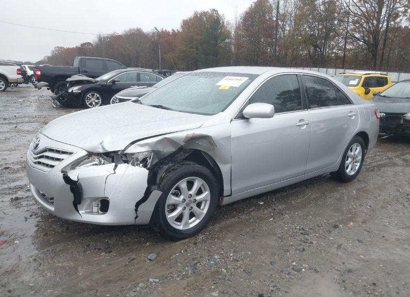 Photo 2 of 2011 Toyota Camry LE (VIN 4T1BF3EK5BU664711)