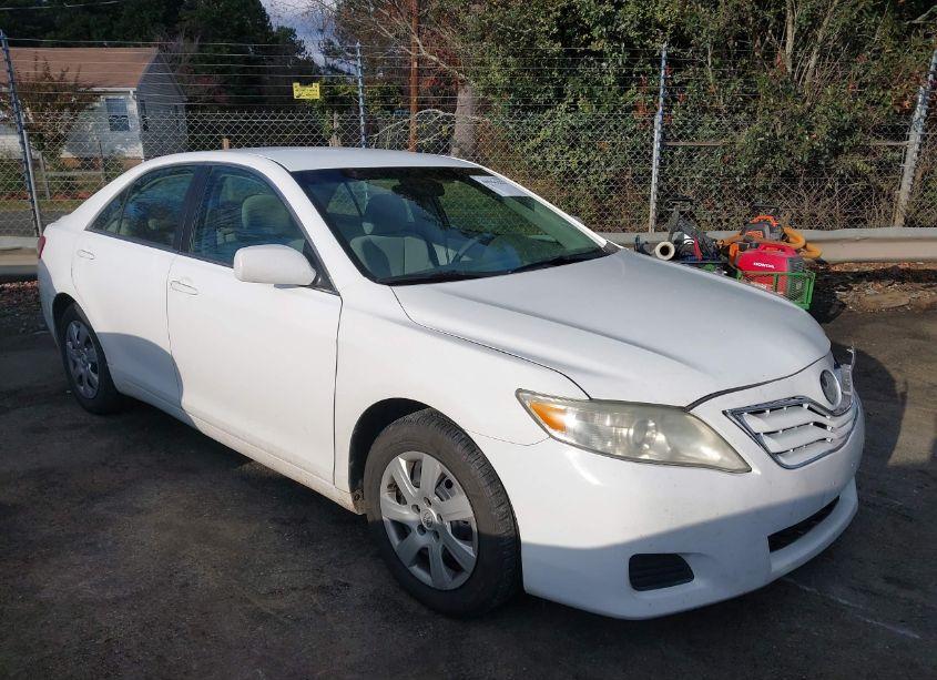 2011 Toyota Camry (VIN 4T1BF3EK5BU693531) main photo