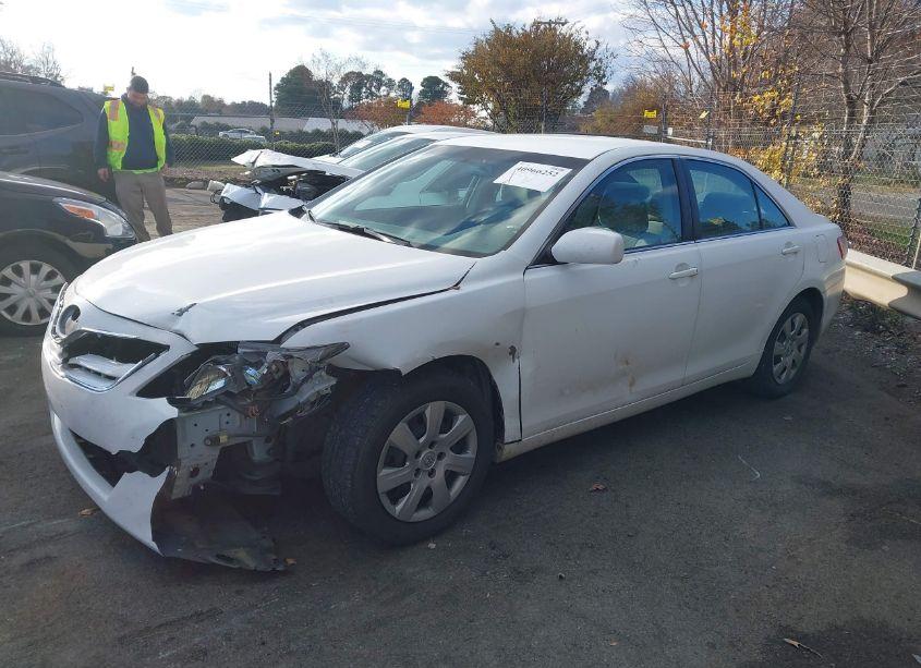 Photo 2 of 2011 Toyota Camry (VIN 4T1BF3EK5BU693531)