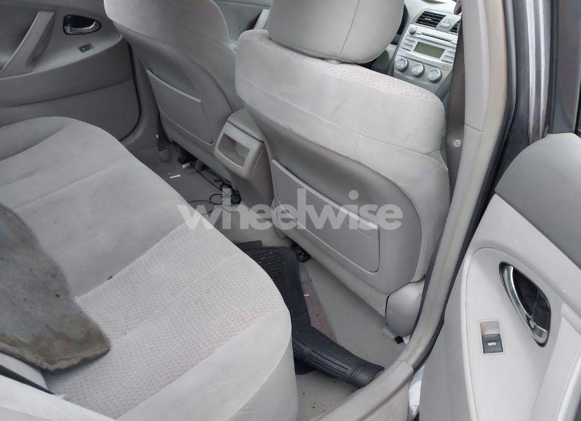 Photo 8 of 2011 Toyota Camry LE (VIN 4T1BF3EK5BU705595)