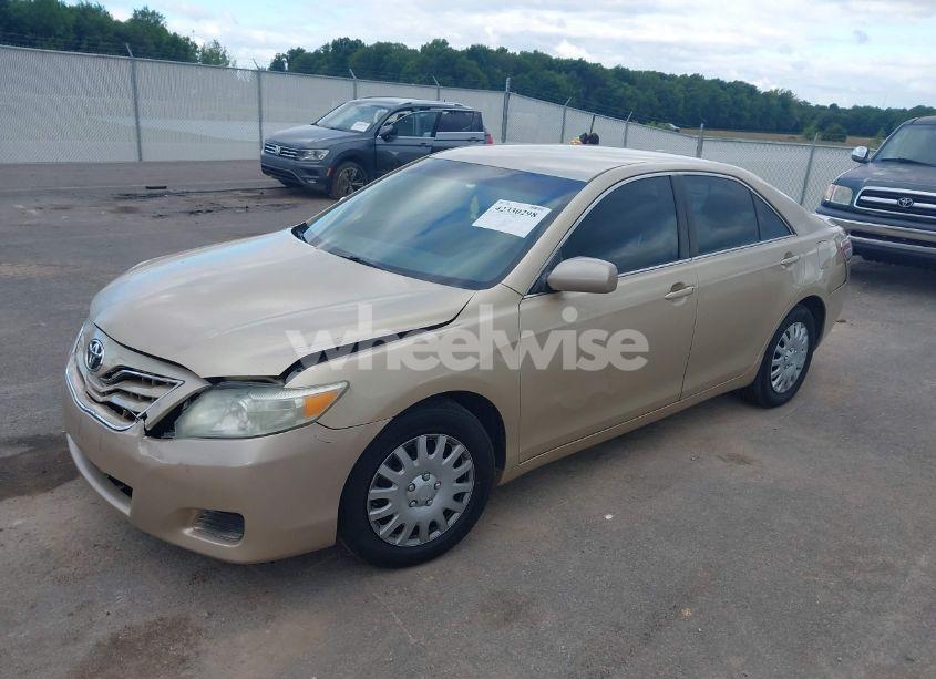 Photo 2 of 2011 Toyota Camry (VIN 4T1BF3EK5BU707637)