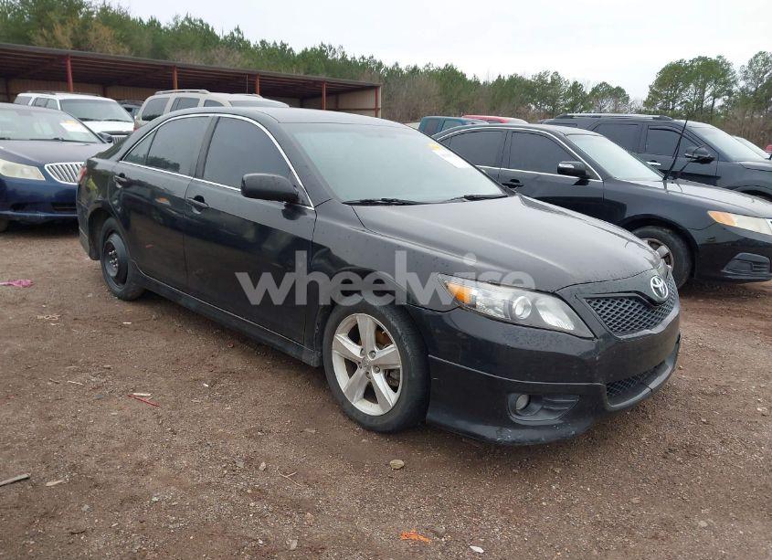 2011 Toyota Camry SE (VIN 4T1BF3EK5BU708710) main photo