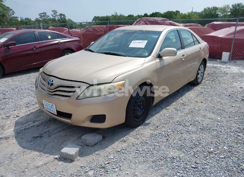 Photo 2 of 2011 Toyota Camry LE/SE/XLE (VIN 4T1BF3EK5BU711011)