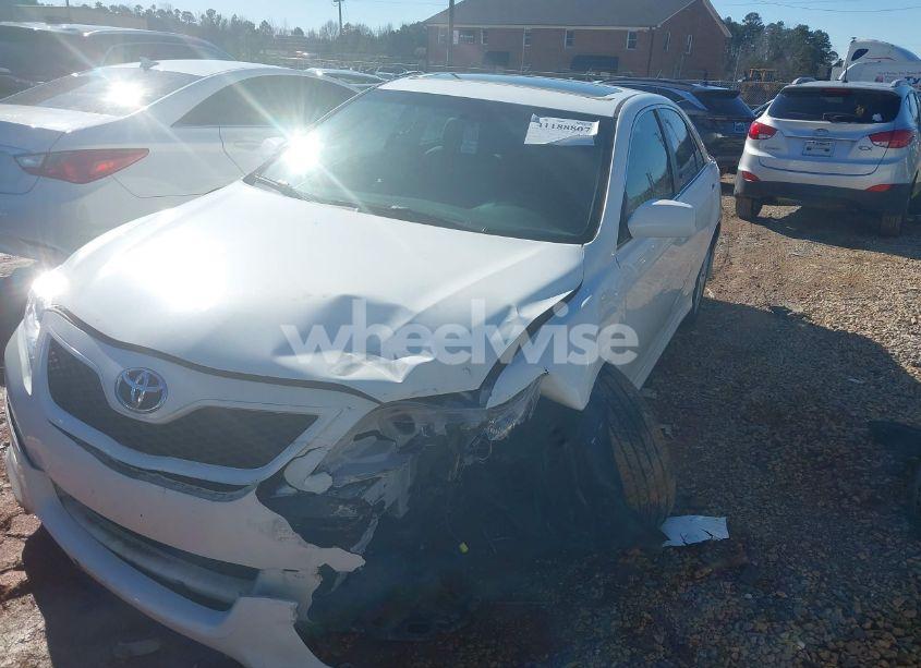 Photo 2 of 2011 Toyota Camry SE (VIN 4T1BF3EK5BU714569)