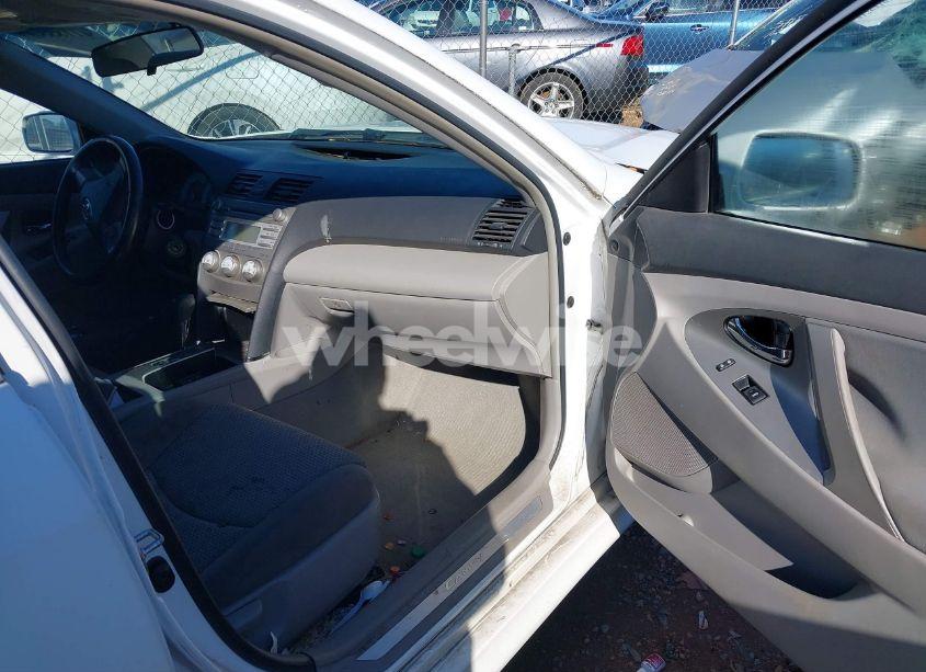 Photo 5 of 2011 Toyota Camry SE (VIN 4T1BF3EK5BU714569)