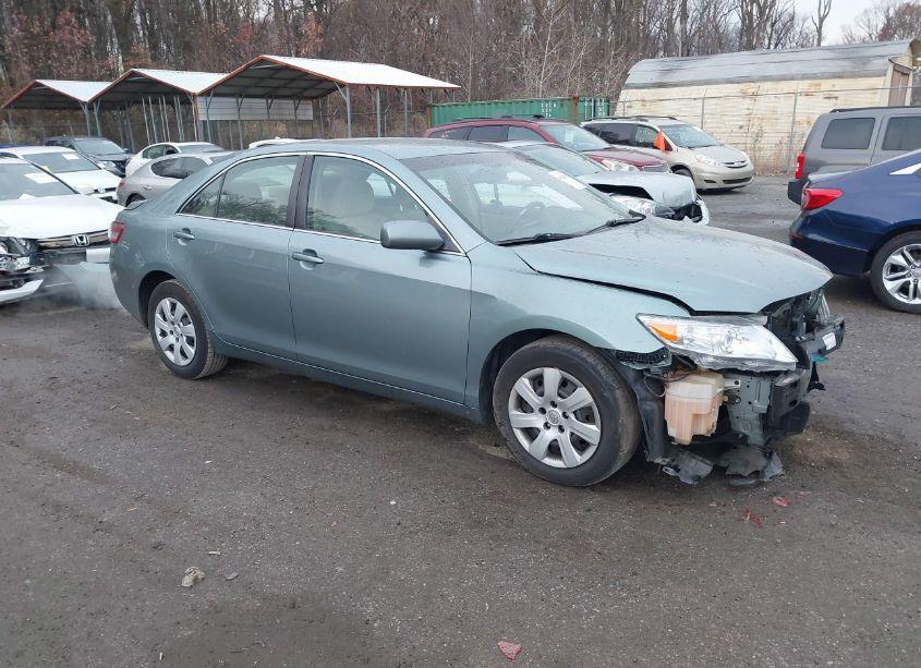 2011 Toyota Camry LE (VIN 4T1BF3EK5BU716452) main photo