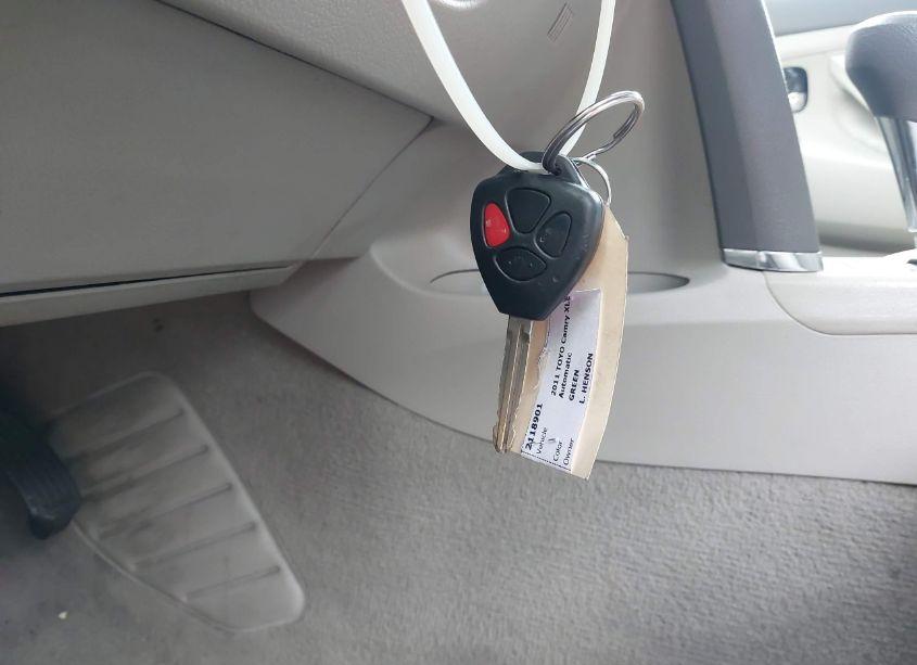 Photo 11 of 2011 Toyota Camry LE (VIN 4T1BF3EK5BU716452)