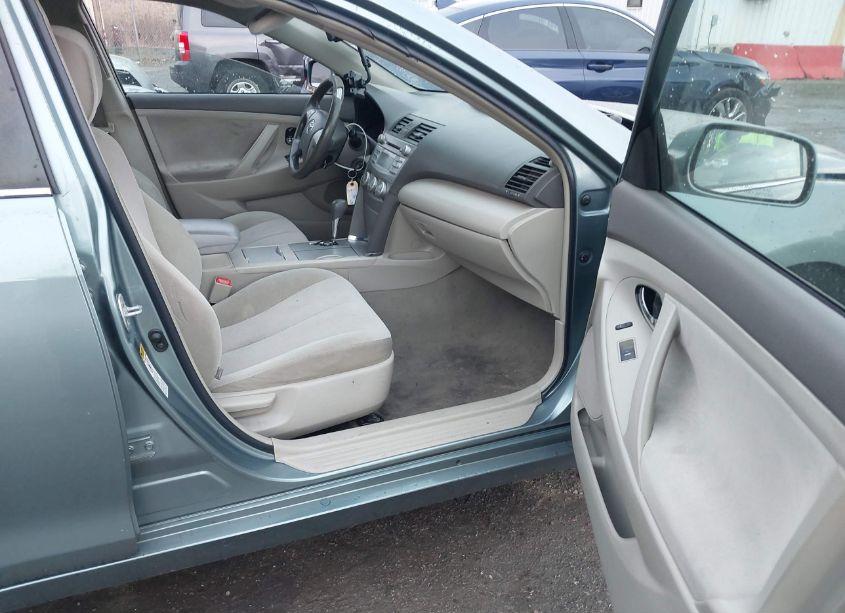 Photo 5 of 2011 Toyota Camry LE (VIN 4T1BF3EK5BU716452)