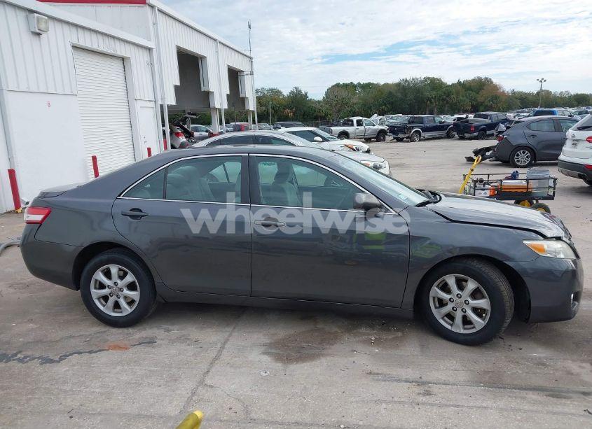 Photo 13 of 2011 Toyota Camry LE (VIN 4T1BF3EK5BU758068)