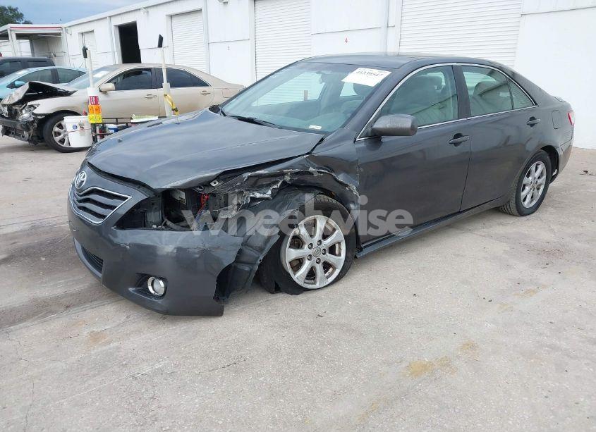 Photo 2 of 2011 Toyota Camry LE (VIN 4T1BF3EK5BU758068)