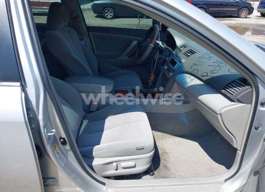 Photo 5 of 2011 Toyota Camry XLE (VIN 4T1BF3EK5BU762931)