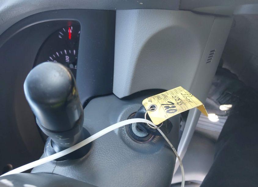 Photo 11 of 2010 Toyota Camry LE (VIN 4T1BF3EK6AU011545)