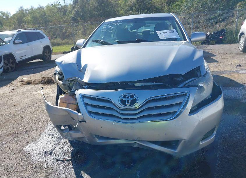 Photo 12 of 2010 Toyota Camry LE (VIN 4T1BF3EK6AU011545)