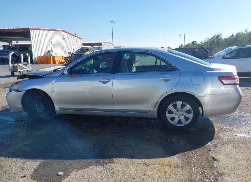 Photo 14 of 2010 Toyota Camry LE (VIN 4T1BF3EK6AU011545)