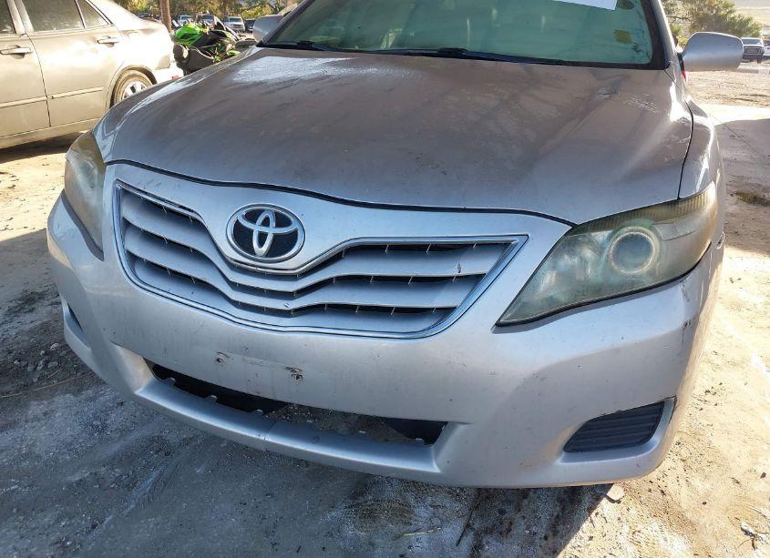 Photo 13 of 2010 Toyota Camry LE (VIN 4T1BF3EK6AU023498)