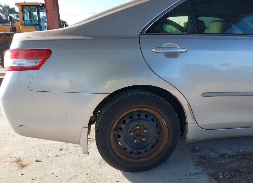 Photo 16 of 2010 Toyota Camry LE (VIN 4T1BF3EK6AU023498)