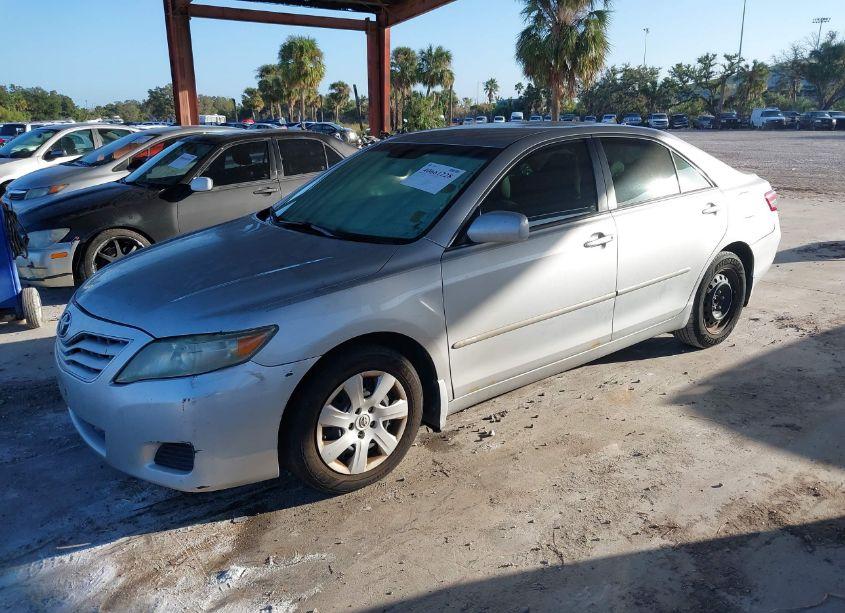 Photo 2 of 2010 Toyota Camry LE (VIN 4T1BF3EK6AU023498)