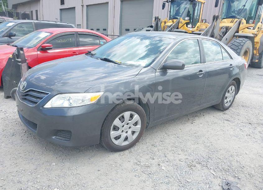 Photo 2 of 2010 Toyota Camry LE (VIN 4T1BF3EK6AU025607)