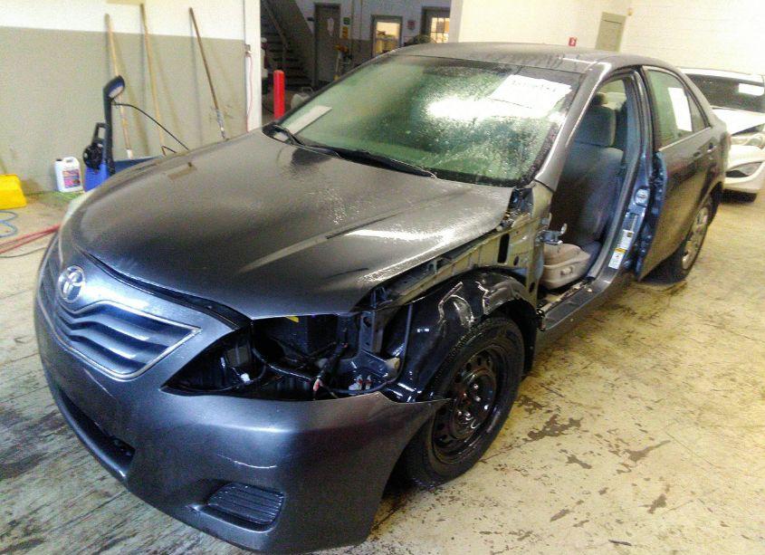 Photo 2 of 2010 Toyota Camry LE (VIN 4T1BF3EK6AU031083)